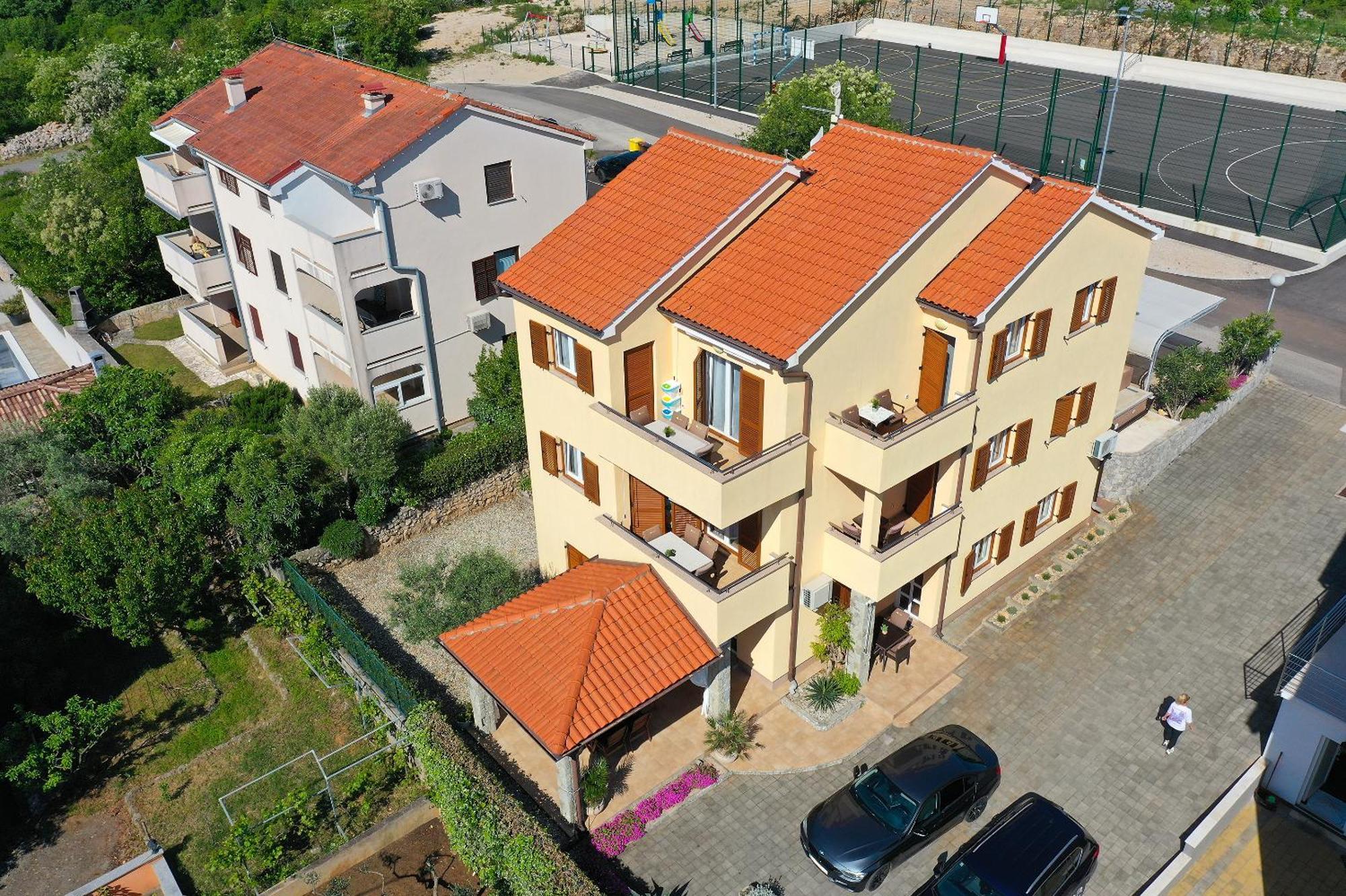 Apartments Omanovic Čižići 外观 照片
