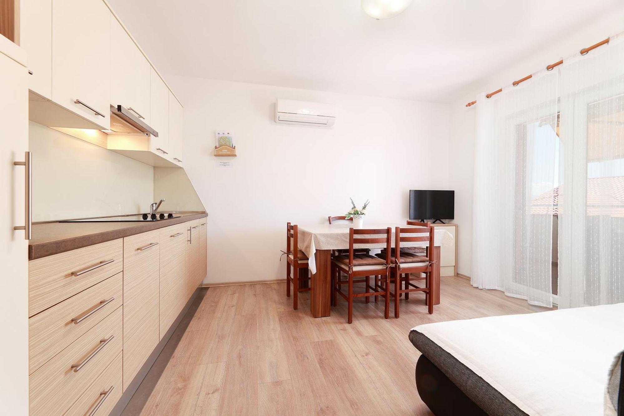Apartments Omanovic Čižići 外观 照片