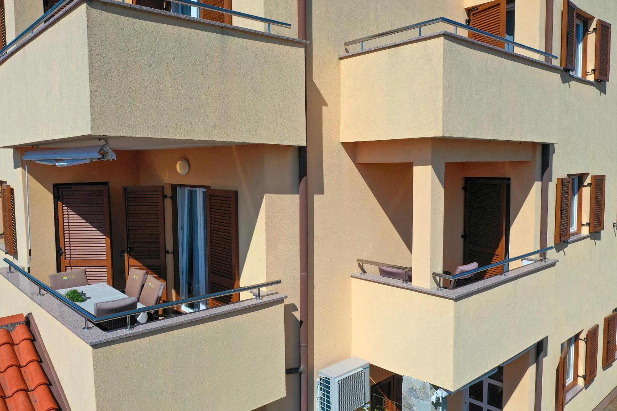 Apartments Omanovic Čižići 外观 照片