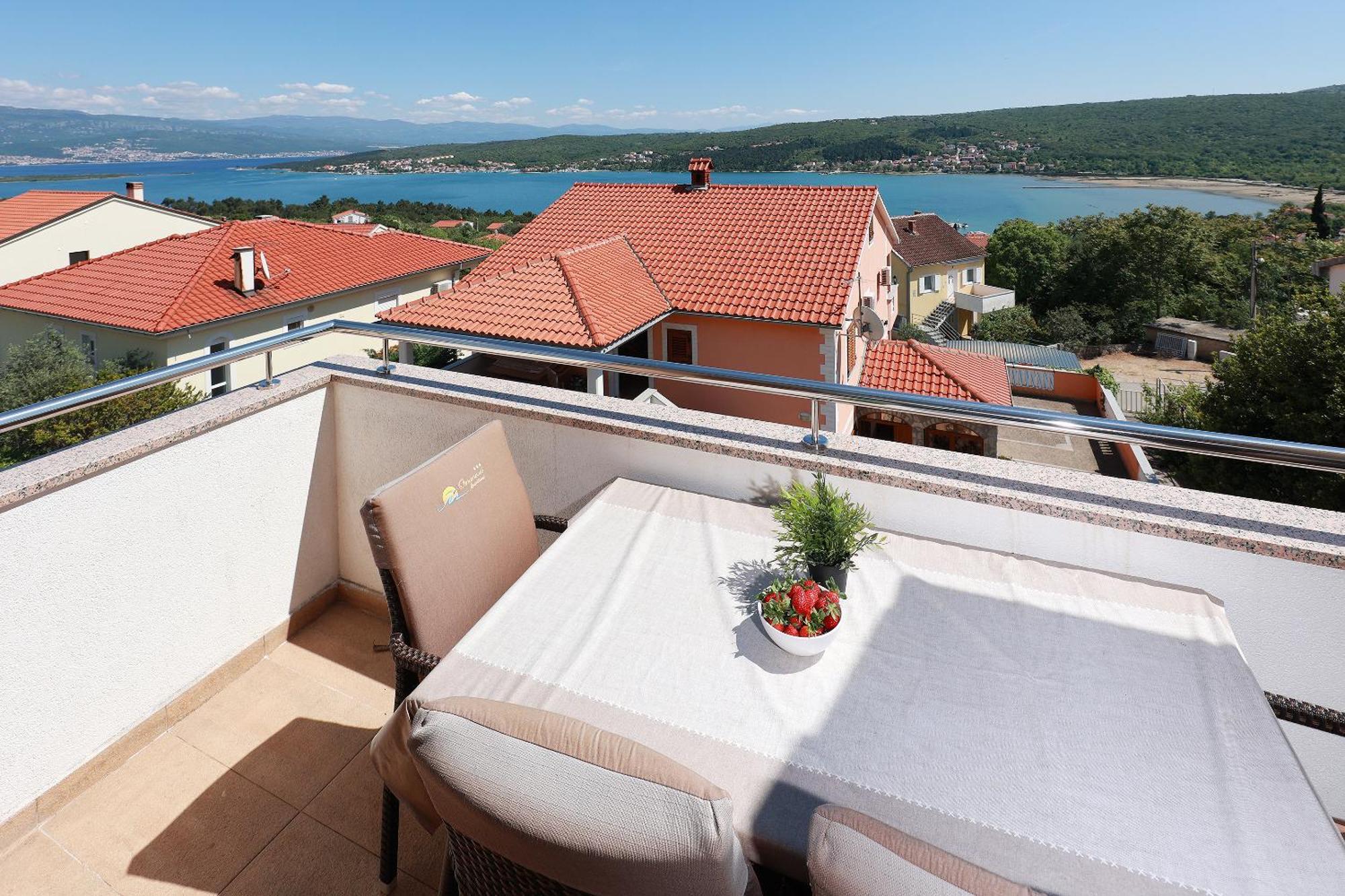 Apartments Omanovic Čižići 外观 照片